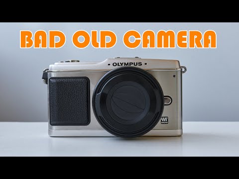 Видео: Olympus Pen E-P1. Первая беззеркалка Olympus. Bad Old Camera