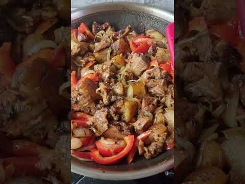 Видео: Это очень вкусная рулька получилась.