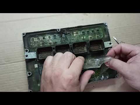 Видео: Блок управления двигателем (ЭБУ) Додж Стратус 2  Зотото найдено!)