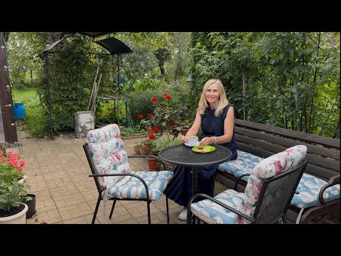 Видео: Яркое цветение роз. Клумбы, которые реконструирую. Мой уютный уголок для кофе. Часть 2. 