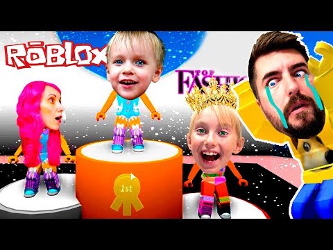 Видео: Папу НИКТО не Любит в Показ Мод Роблокс - Челлендж Мама против Папы