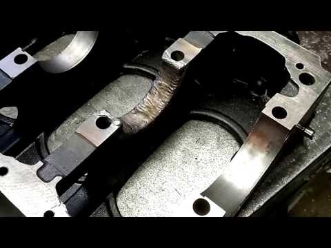 Видео: Сварка постели чугунного блока (устранение трещины неудачного ремонта напылением).