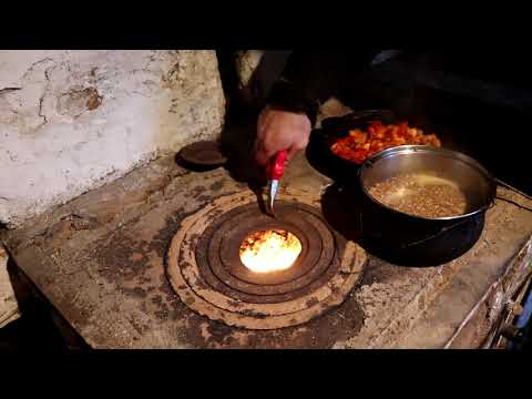 Видео: КУХНЯ ОТШЕЛЬНИКА!!! ПРОСТАЯ  ЕДА ПО НОВОГОДНЕМУ.