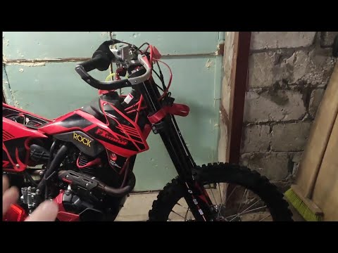 Видео: FXMOTO 300: сломал и поменял крыло, щиток фары, защиту перьев. Где купить и на что обратить?