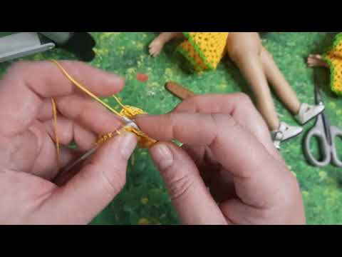 Видео: плавочки для куклы спицами
