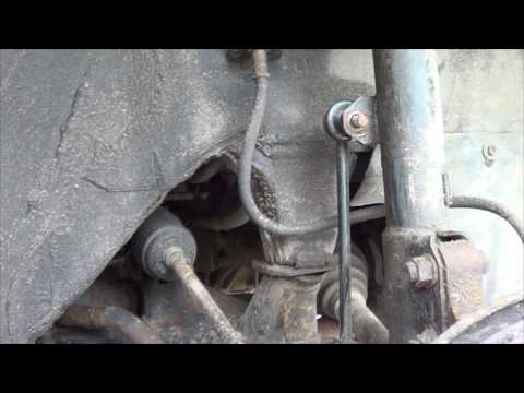 Видео: Замена передних стоек стабилизатора Toyota RAV4 `03