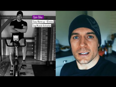 Видео: Домашняя тренировка Генри Кавилла с новостями о его травме