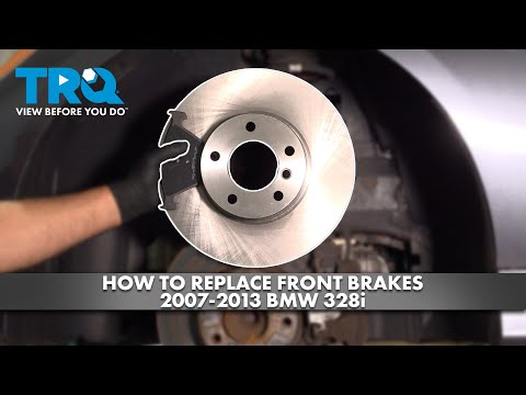 Видео: Как заменить передние тормоза на BMW 328i 2007-2013 годов