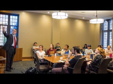 Видео: Почему стоит выбрать специальность «Политология»?