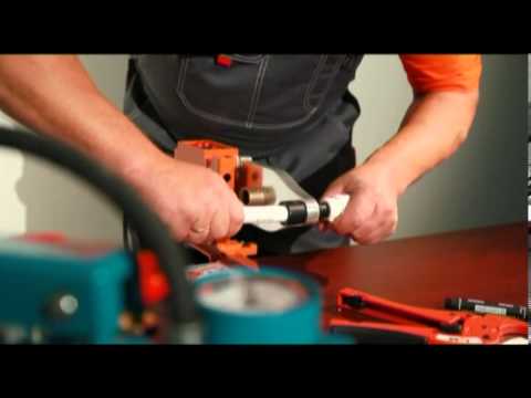 Видео: Монтаж пластиковых труб, армированных по центру