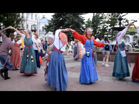 Видео: Приглашаем присоединиться к русскому народному танцу, который знают и умеют танцевать костромичи