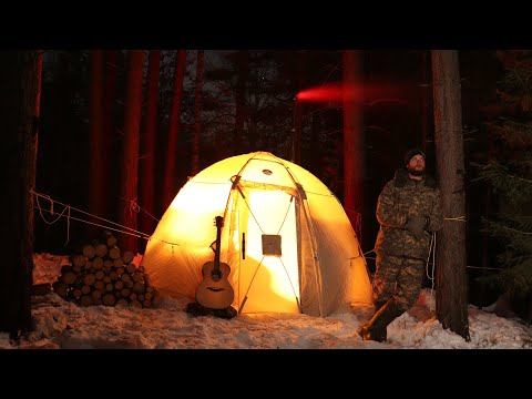 Видео: Снаружи -30° внутри +30° Ночёвка в номере люкс посреди леса!