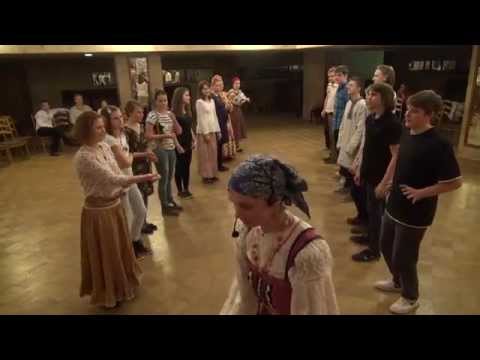 Видео: Как устроить вечерку с русскими народными танцами