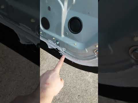 Видео: Skoda fabia. Вода в салоне, как устранить проблему.