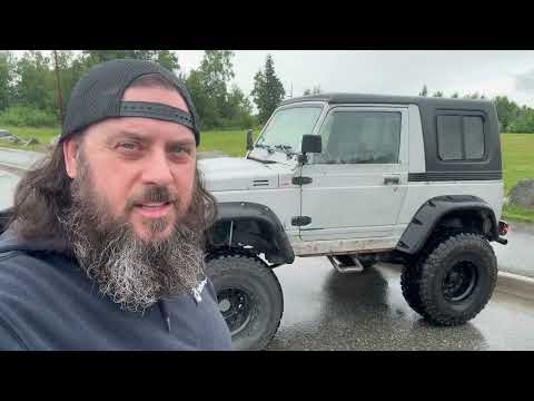 Видео: Я нашел дешевый жесткий верх для моего Suzuki Samurai на отдаленном острове.