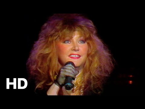 Видео: Алла Пугачёва - Сбереги тебя судьба (Official HD Video) [«Рождественские встречи»]