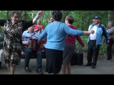 Видео: Измайловский пятачек.Веселая пляска с частушками.