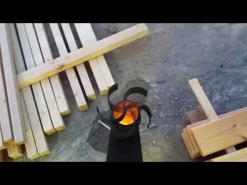 Видео: Улучшенная ракетная печь (вариант). Improved rocket stove (optional)