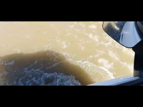 Видео: Атырау затопило, в Казахстане лучшие дороги)