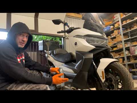 Видео: Замена масла и фильтров VOGE SR4max  ТО 10000 км