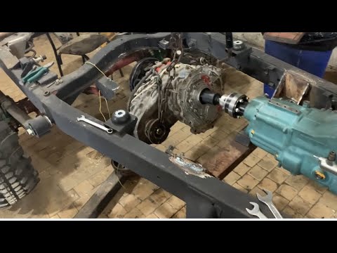 Видео: Уаз-469. Установка Раздатки  Nissan Patrol Y-61 Part 1