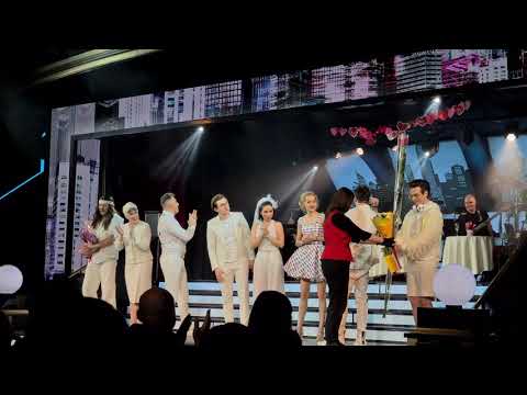 Видео: ДЕНЬ ВЛЮБЛЕННЫХ, Поклоны, 29.05.2021 (длинные розы для Александра Казьмина)