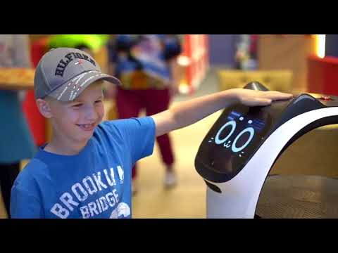 Видео: Обзор робота-официанта от ПиццаФабрики