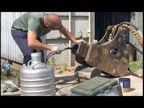 Видео: 🚜Ремонт гидромолота⚒Замена ВТУЛКИ и ПИКИ🔧Где НЕ НАДО ПОКУПАТЬ запчасти!