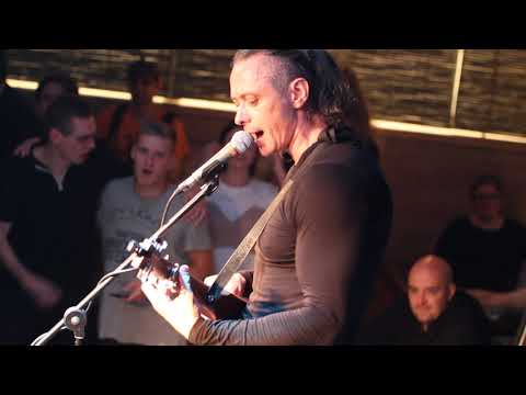 Видео: Михаил Елизаров - Летела речка