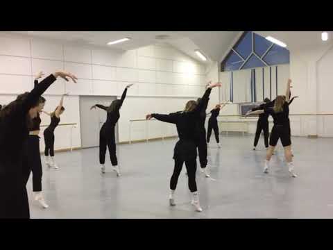 Видео: Практический показ по современной хореографии 2 курса хореографического отделении Центр искусств