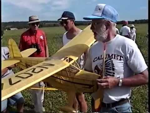 Видео: Гигантский велосипед Боба Бояновски с резиновым двигателем, Rearwin Speedster, №3