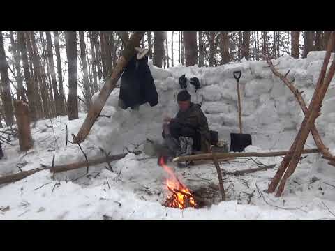 Видео: 2017г.  Поход с ночёвкой в зимнем лесу без палатки.