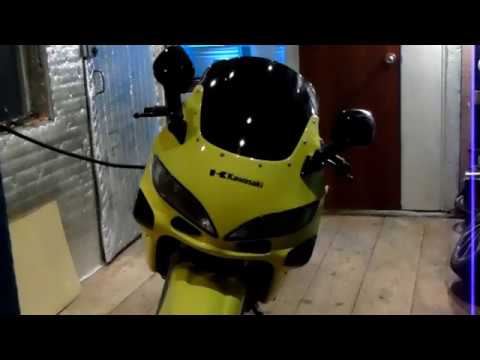 Видео: проверка и регулировка уровня топлива в карбюраторах Kawasaki ZZR 400