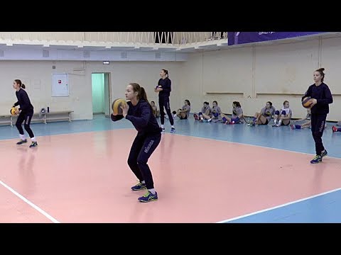 Видео: Волейбол. Девушки. Тренировка #1. Упражнения с мячами