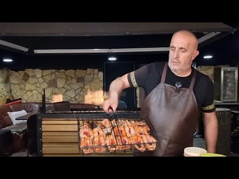 Видео: Шашлык из белого амура. Простой и вкусный рецепт.  Рыба на мангале.