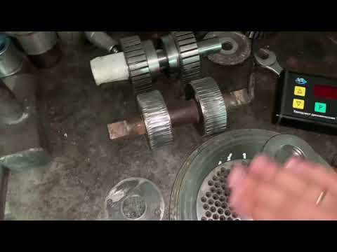 Видео: Правильная Матрица И Ролики Для Гранулятора Комбикорма Correct Die And Rollers For Compound Feed....