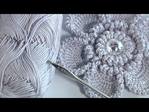 Видео: НЕОБЫЧНАЯ серединка и КРАСИВАЯ обвязка в НЕЖНОМ ЦВЕТКЕ крючком/Авторская разработка