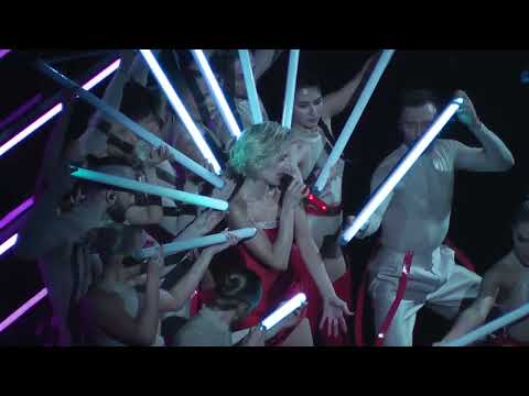 Видео: Полина Гагарина - Тени (Москва, 27.05.2023)