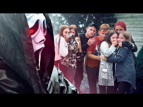 Видео: ПРИЗРАК преследует Новеньких в Лагере! Может это просто РОЗЫГРЫШ?