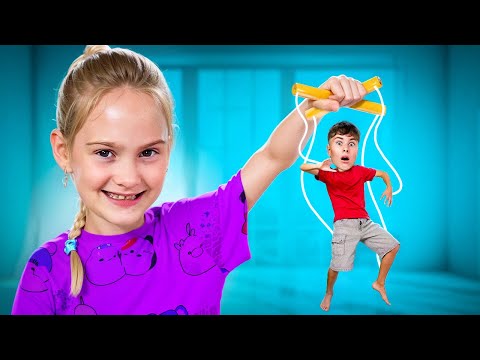 Видео: 24 ЧАСА МОЯ СЕСТРА УПРАВЛЯЕТ МНОЙ ЧЕЛЛЕНДЖ!!! Что-то пошло не так ?