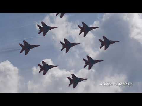 Видео: СТРИЖИ и РУССКИЕ ВИТЯЗИ 30 ЛЕТ. Праздничные полеты в Кубинке!!! 15.05.2021