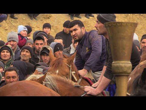 Видео: Исфара Охир Улок Финал Бузкаши  Полвонои Исфара 06.03.2021 Пойга дар Исфара