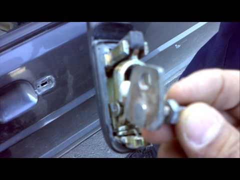 Видео: Ремонт дверных ручек на Volkswagen