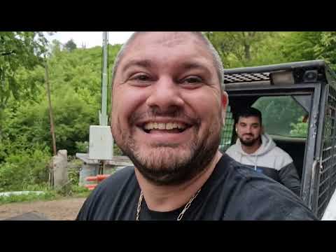 Видео: Заравняване на двор с багер #дидоикали #животнасело #работа