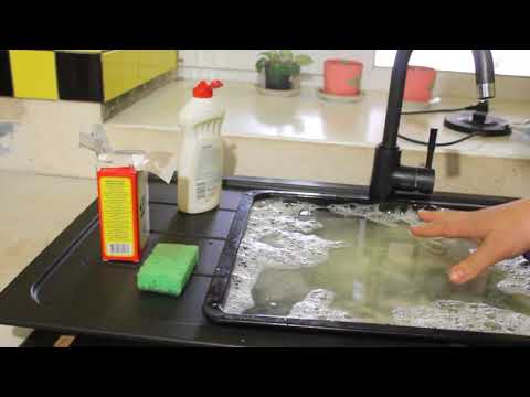 Видео: Как легко и быстро отмыть духовку от застарелого жира