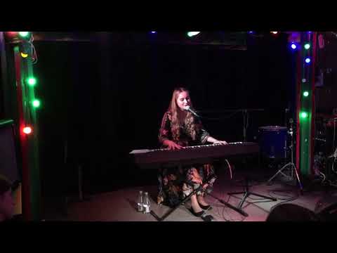 Видео: Элли на маковом поле - Футболка - Джао Да - 09.11.2018