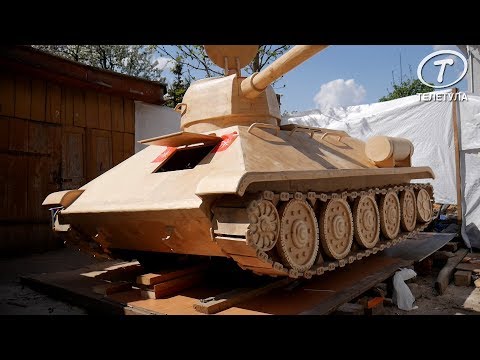 Видео: Плотник из Тулы изготовил деревянный Т-34