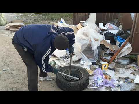 Видео: ИЩЕМ и ЗАРАБАТЫВАЕМ на брошенных ПОДДОНАХ и КАРТОНЕ с ПОМОЕК