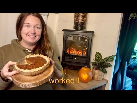 Видео: Выпечка в моём фургоне | тыквенный пирог в духовке! 🥧 плюс жареные тыквенные семечки #осень #выпечка