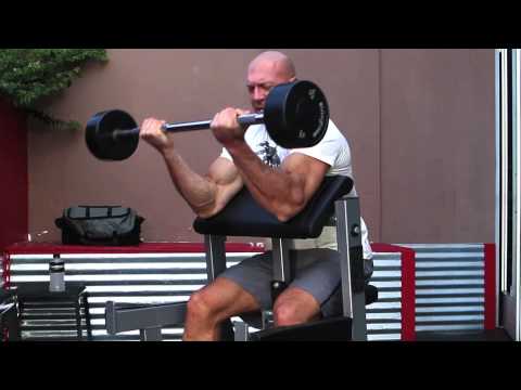 Видео: Проработка БИЦЕПСА на скамье Скотта. Набор упражнений.